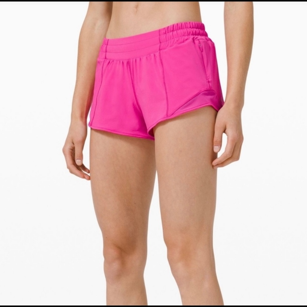 LULULEMON New Hotty Hot LR 2.5” shorts sonic pink